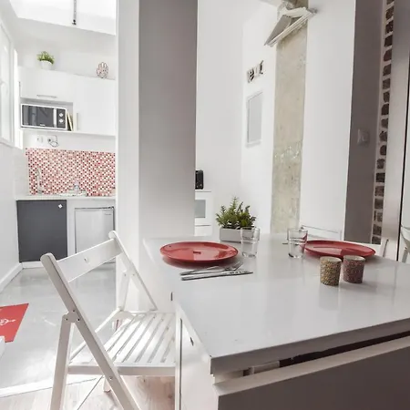 Apartament Cmg Faubourg Saint-martin / Chaudron Paryż